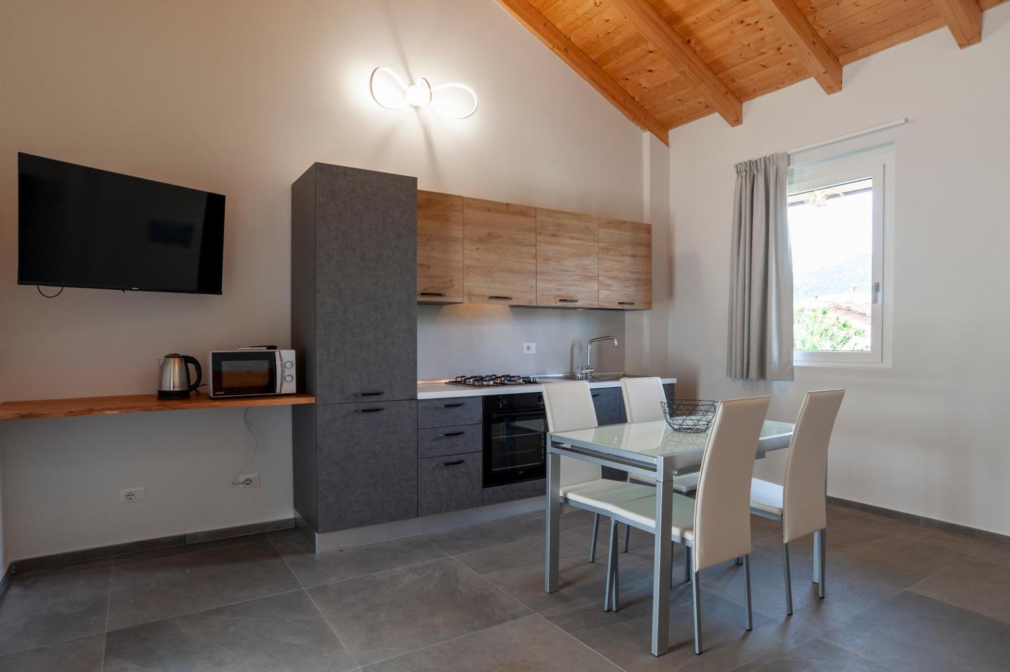 Le Casette Di Orta Apartments Орта Сан Джулио Екстериор снимка